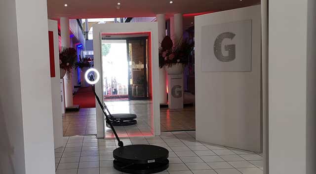 SelfieBox-360Spin-Video-booth-Momentum-GSport-setup